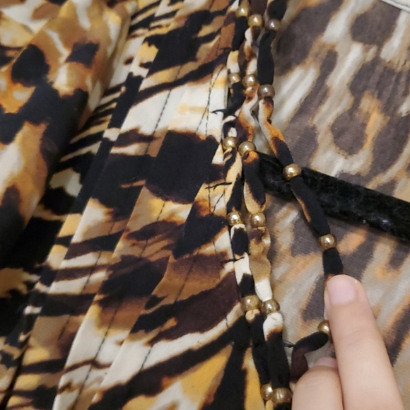 Tiger print top - Picture 2 of 4